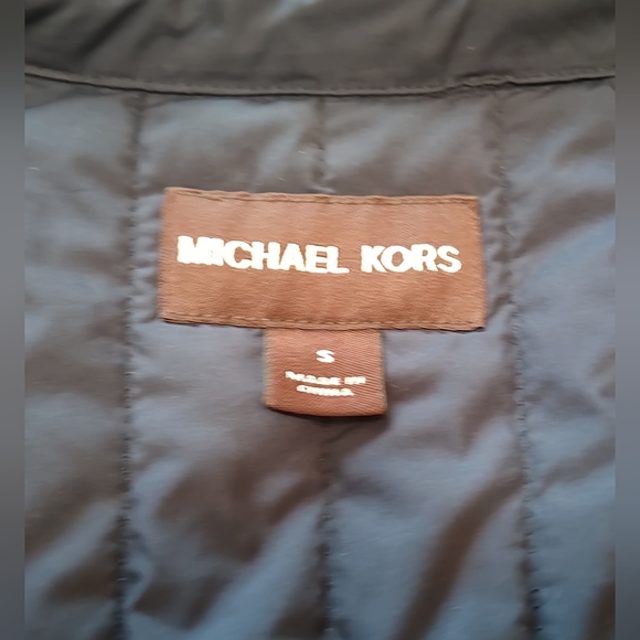 Michael Kors lightly padded navy vest - Picture 2 of 5